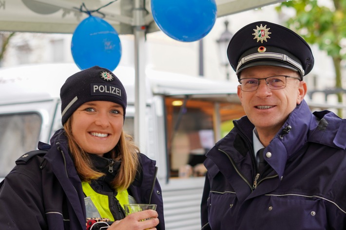 POL-COE: Kreis Coesfeld, Kreisgebiet / &quot;Coffee with a Cop&quot; oder auch &quot;Kaffee mit einem Polizsten&quot;