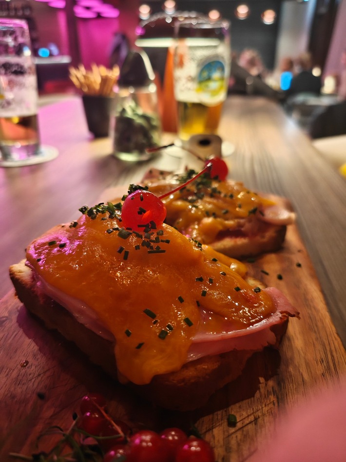 Boutiquehotel Flesslers: Toast Hawaii küsst kalte Ente