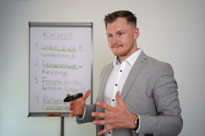 Dennis Lehn / Weiterer Text über ots und www.presseportal.de/nr/165387 / Die Verwendung dieses Bildes ist für redaktionelle Zwecke unter Beachtung ggf. genannter Nutzungsbedingungen honorarfrei. Veröffentlichung bitte mit Bildrechte-Hinweis.