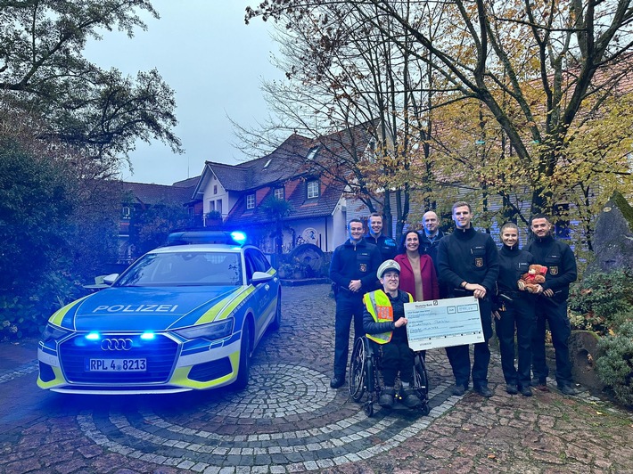 POL-PDLU: Spendenübergabe der Polizei Frankenthal an das Kinderhospiz &quot;Sterntaler&quot; in Dudenhofen