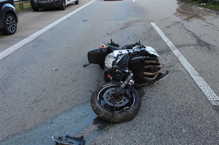 POL-VDKO: Motorradfahrer schwer verletzt