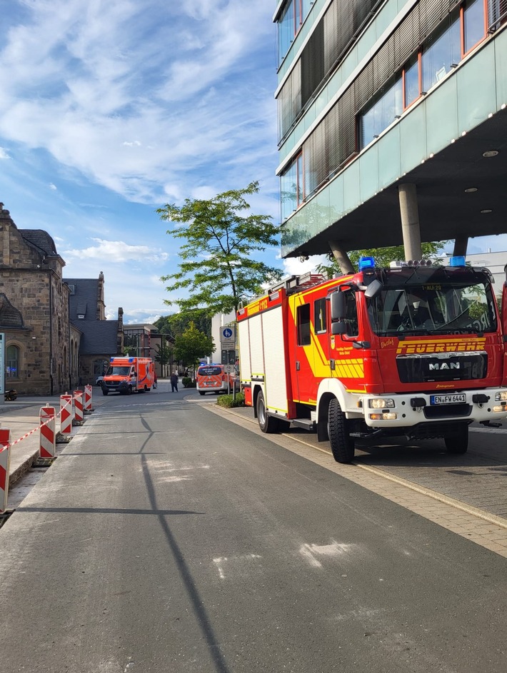 FW-EN: Wetter - Tragehilfe für den Rettungsdienst