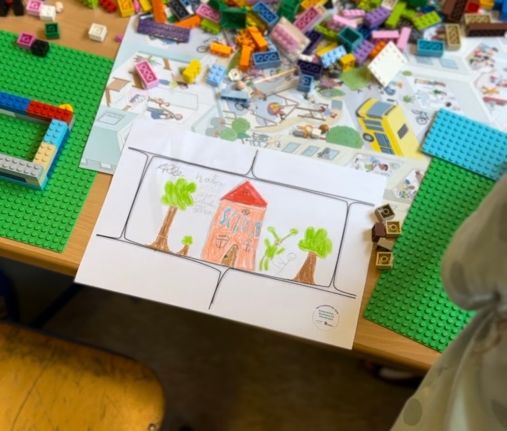 Weltkindertag 2025: „Kinderrechte – Bausteine für Demokratie!“