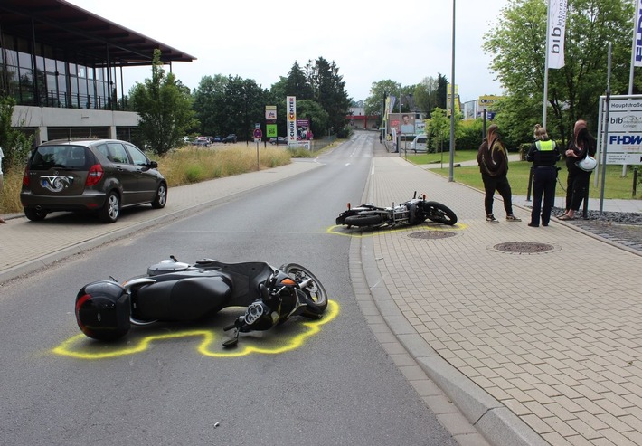 POL-RBK: Bergisch Gladbach - Auffahrunfall unter Beteiligung von zwei Krafträdern