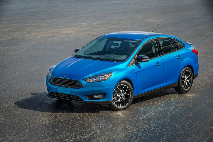 Premiere des neuen Ford Focus als 4-Türer und "Electric"-Version auf der New York Auto Show (FOTO)