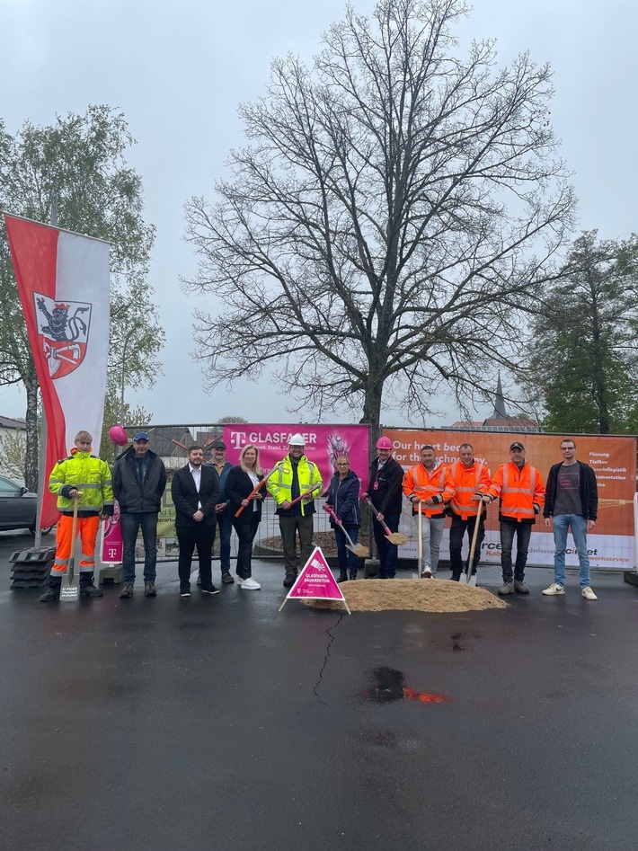 Thundorf i.Ufr.: Telekom startet Glasfaserausbau im Ortsteil Theinfeld