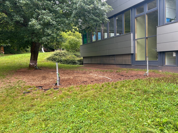 POL-PDLD: Vandalismus auf Schulgelände