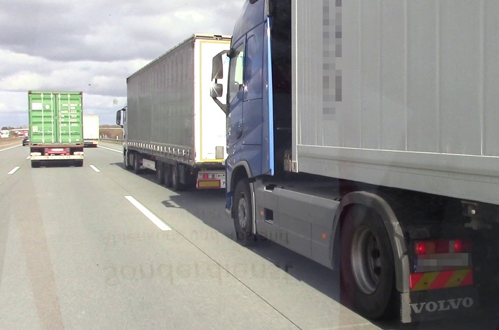 POL-ROW: ++ Abstandskontrollen auf der Hansalinie - Autobahnpolizei Sittensen setzt Aktion fort ++