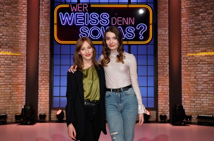 Die Mädels vom Immenhof: Leia Holtwick und Valerie Huber bei &quot;Wer weiß denn sowas?&quot; / Das Wissensquiz vom 23. bis 27. Mai 2022, um 18:00 Uhr im Ersten