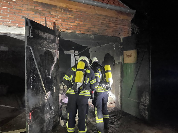 FW-AUR: Zwei Einsatzstellen inmitten der Stadt
