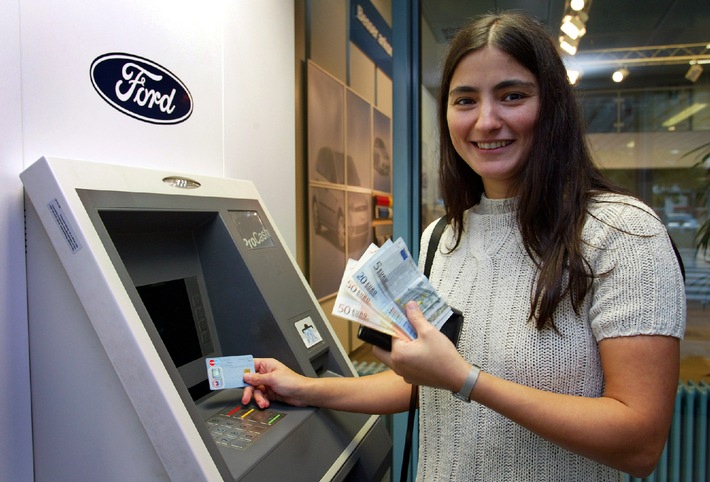 Service für Ford-Mitarbeiter: Geldautomaten im Werk