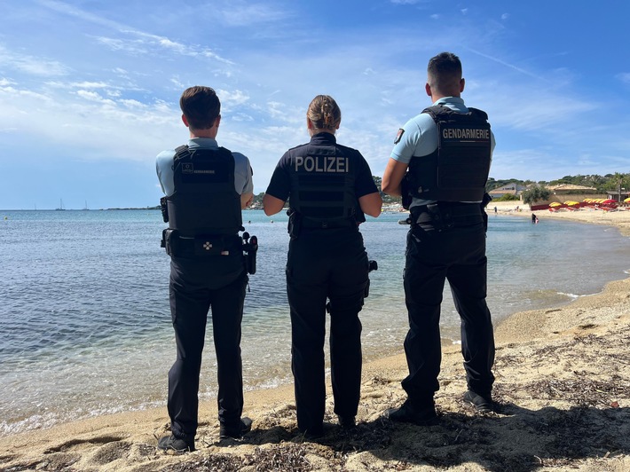 POL-SI: "Würde es jederzeit wieder machen": Polizistin aus Bad Berleburg blickt zufrieden auf Auslandseinsatz in Südfrankreich - #polsiwi
