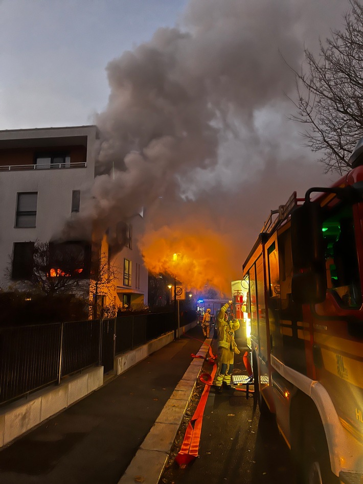 FW Dresden: Wohnungsbrand in Striesen - Drei Personen verletzt