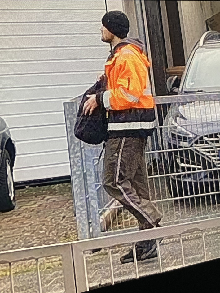 POL-DA: Lampertheim: Nach Überfall auf Tankstelle/Staatsanwaltschaft und Polizei veröffentlichen Foto eines Tatverdächtigen