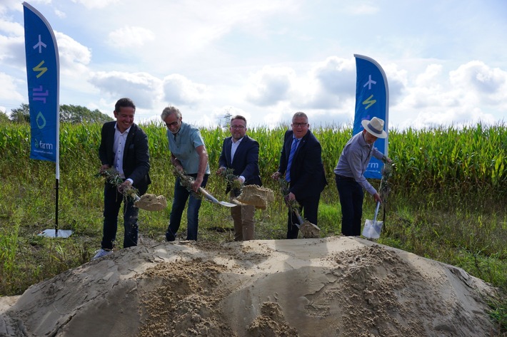 eFarm: Spatenstich für grüne Wasserstofferzeugung in Langenhorn und Eröffnung des Produktionsstandortes Dörpum