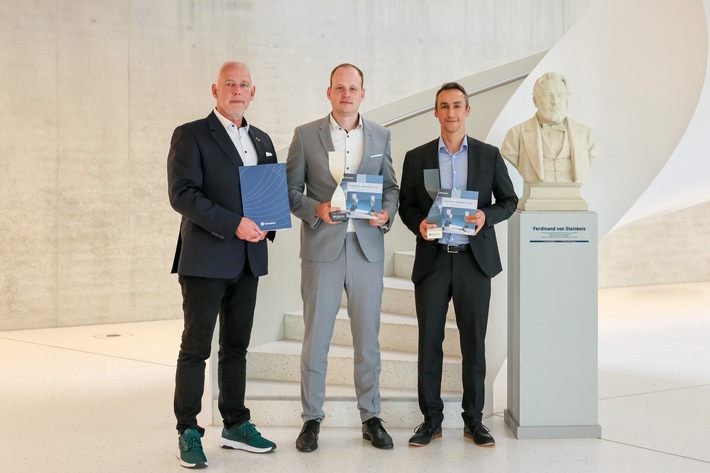 Uni-Ausgründung TOPAS Industriemathematik erhält Steinbeis Löhn-Preis für autonome Löschrobotik