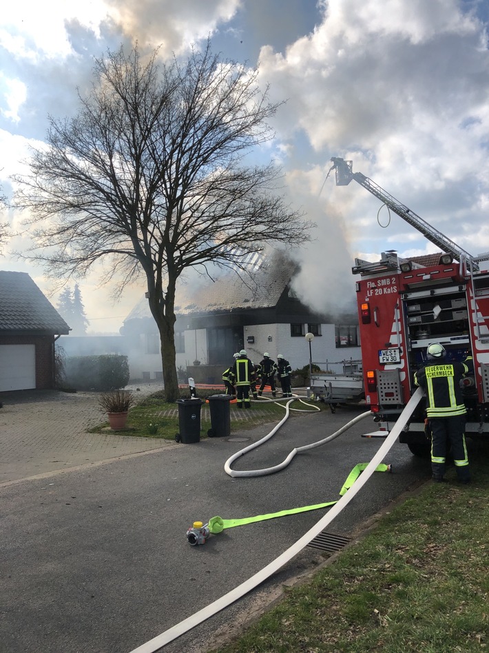 POL-WES: Schermbeck - Dach brannte