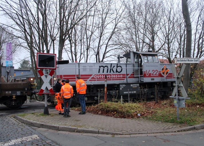 POL-MI: Unfall am Bahnübergang in der Goebenstraße endet glimpflich