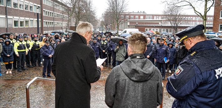 POL-DO: Internationaler Gedenktag für die im Einsatz zu Tode gekommenen Polizeibeamtinnen und Polizeibeamten - Auch das PP Dortmund trauert um die Verstorbenen.