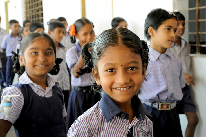 AIDA Pressemeldung: AIDA Cruise &amp; Help: Gleich neun neue Schulen zum Jahresbeginn
