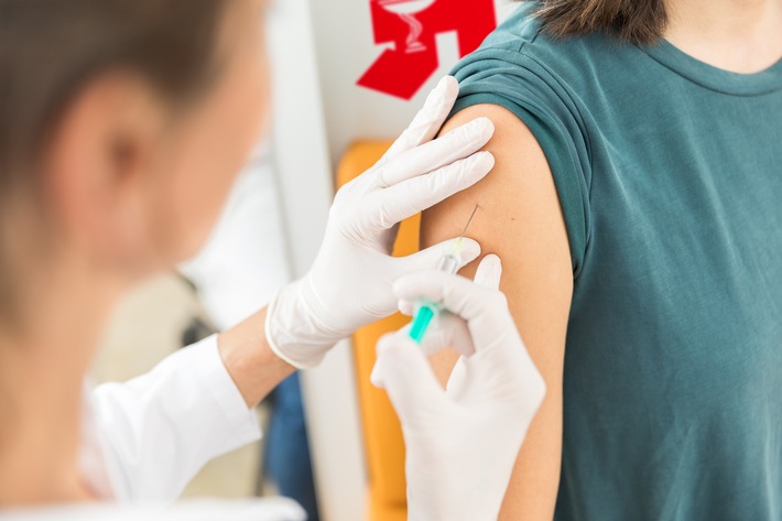 Grippeschutz: Zusatzangebot durch Apotheken kann geringe Impfquote in Bevölkerung steigern