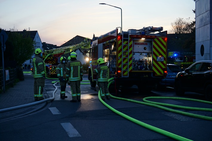 FW Ratingen: 26.04.21 Keller/Zimmer/Wohnung