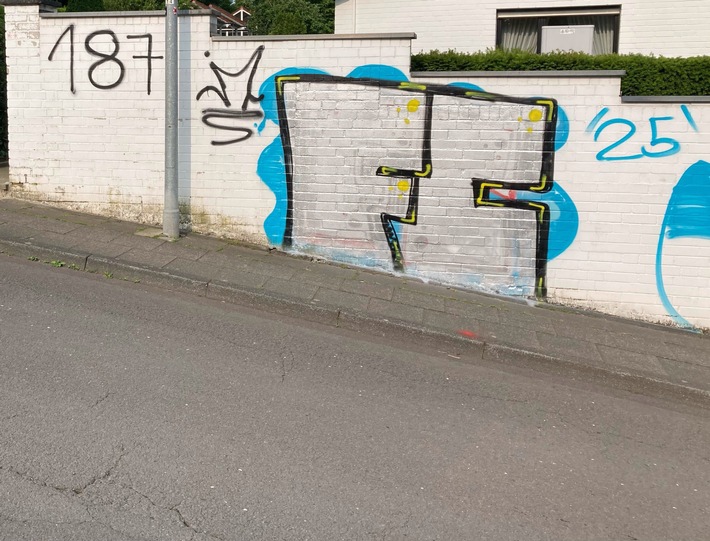 POL-RBK: Bergisch Gladbach - Farbschmierereien in zwei aufeinander folgenden Nächten