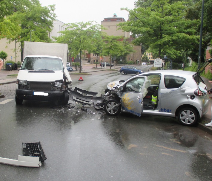 POL-NI: Verkehrsunfall mit zwei Verletzten