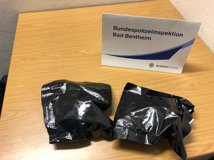 BPOL-BadBentheim: Bundespolizei findet zwei Beutel mit Marihuana im Rucksack eines 32-Jährigen