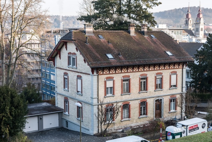 Feuchteschäden können Immobilienwerte mindern / Weiterer Text über ots und www.presseportal.de/nr/54519 / Die Verwendung dieses Bildes ist für redaktionelle Zwecke unter Beachtung ggf. genannter Nutzungsbedingungen honorarfrei. Veröffentlichung bitte mit Bildrechte-Hinweis.