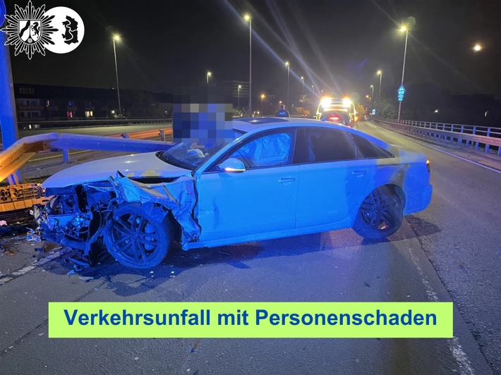 POL-DU: Altstadt: Audi kollidiert beim Überholvorgang mit Leitplanke - zwei Leichtverletzte