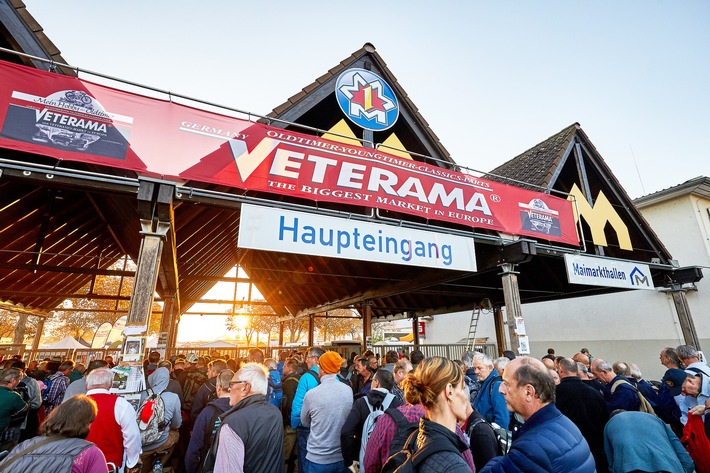 Le plus grand marché européen de voitures anciennes et youngtimers écrit une page d