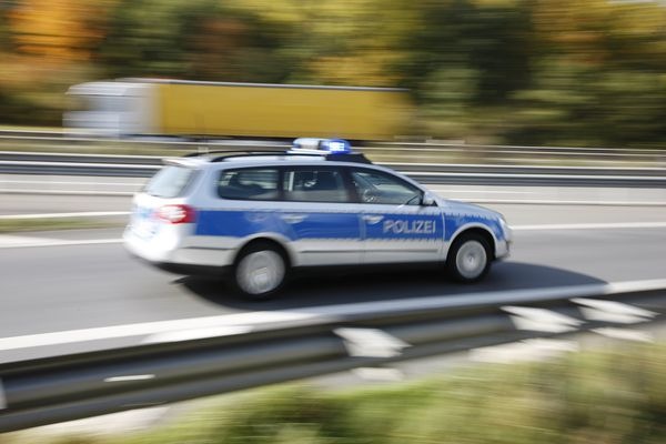 POL-REK: Flucht nach Verkehrsunfall - Bergheim
