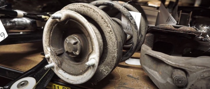 BMW Ersatzteile München online kaufen bei Bavaria Car Parts / Weiterer Text über ots und www.presseportal.de/nr/160777 / Die Verwendung dieses Bildes ist für redaktionelle Zwecke unter Beachtung ggf. genannter Nutzungsbedingungen honorarfrei. Veröffentlichung bitte mit Bildrechte-Hinweis.