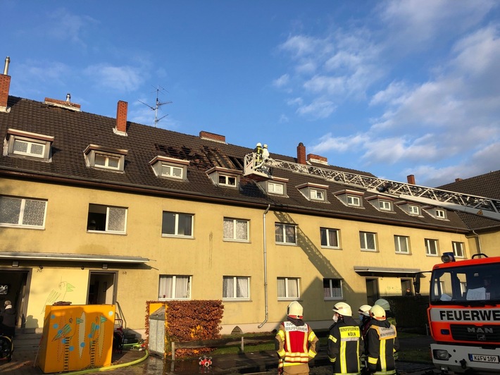 Brand im Stadtteil Dünnwald fordert erstes Todesopfer im Jahr 2021