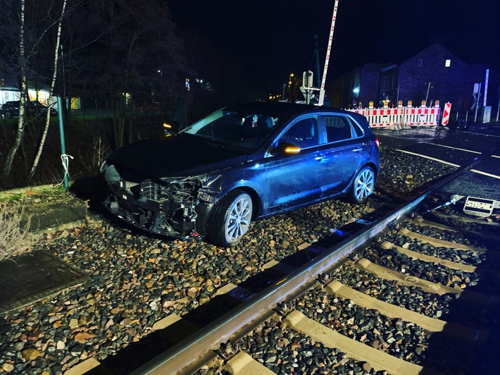 FW-Stolberg: Zusammenstoß mit Zug