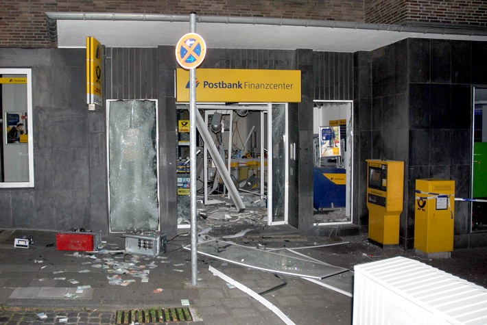 POL-AC: Geldautomat in der Innenstadt gesprengt