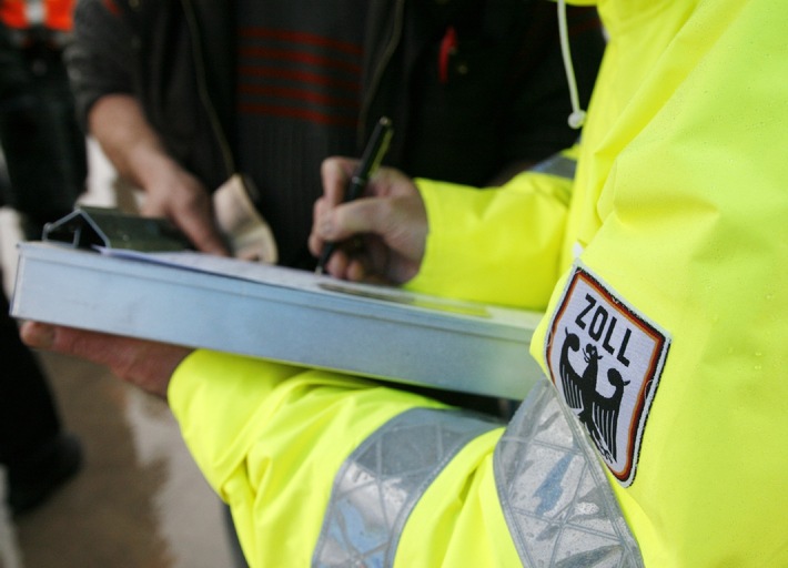 HZA-KA: Zoll kontrollierte Paketdienstleister - Hauptzollamt Karlsruhe beteiligte sich an bundesweiter Schwerpunktprüfung