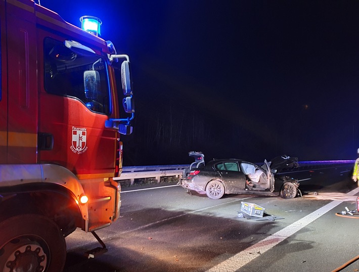 FW-Dorsten: +++ Verkehrsunfall Bundesautobahn 31 mit 2 verletzten Personen +++