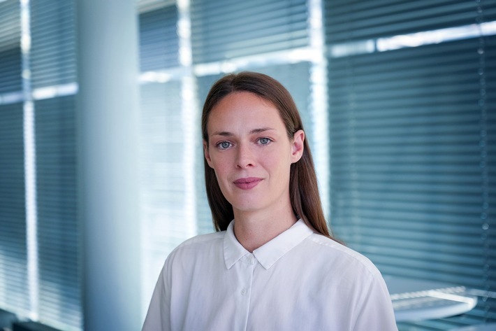 Jennifer Schneider (35) wird am 1. Juli neue Redaktionsleiterin der dpa-infografik. Sie folgt auf Ira Kugel, die dann in die Geschäftsführung der dpa-Tochter wechselt. / Weiterer Text über ots und www.presseportal.de/nr/8218 / Die Verwendung dieses Bildes ist für redaktionelle Zwecke unter Beachtung ggf. genannter Nutzungsbedingungen honorarfrei. Veröffentlichung bitte mit Bildrechte-Hinweis.
