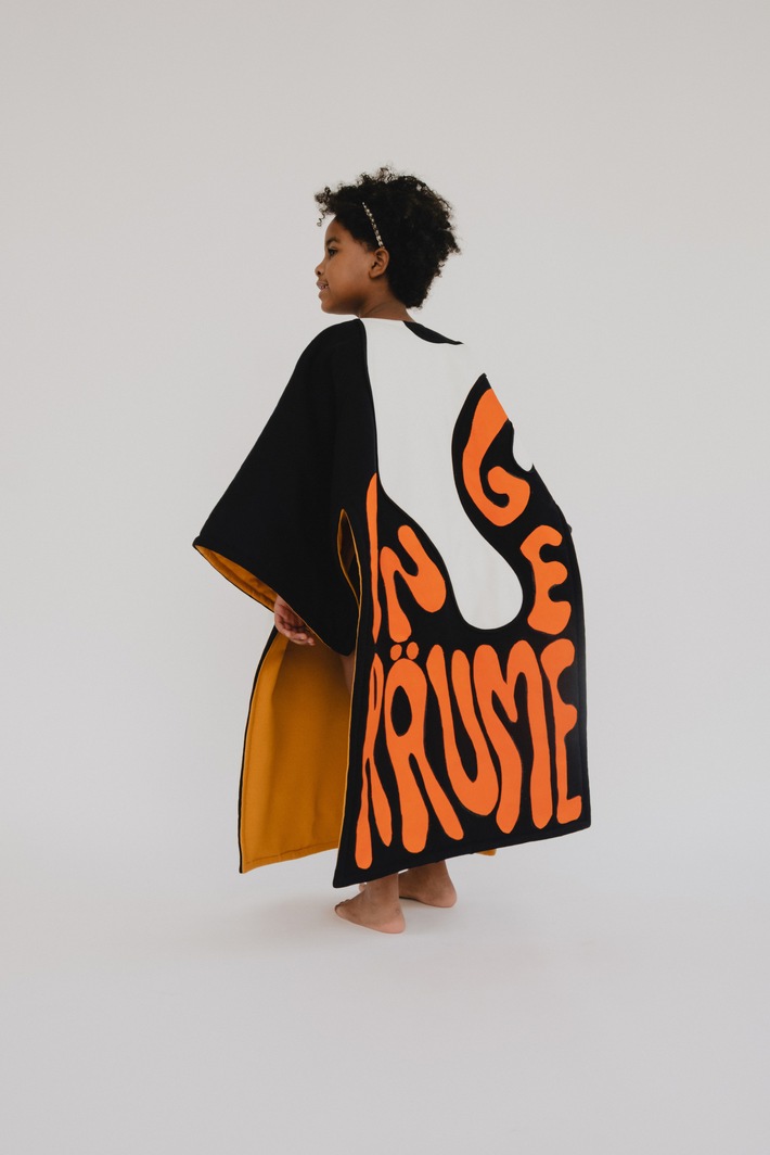 Kunstmuseum Liechtenstein eröffnet neue Ausstellung "Rivane Neuenschwander. knife does not cut fire" (12.11.2021 - 24.4.2022) heute am 11. November und lädt zu zwei Tagen der offenen Tür