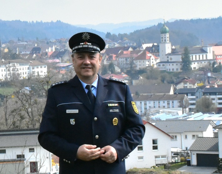 POL-KN: (Stockach, Lkr. Konstanz) Langjähriger Leiter des Polizeireviers Stockach in den Ruhestand verabschiedet (27.03.2026)