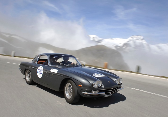 Kitzbüheler Alpenrallye feiert die Jubilare: 50 Jahre Lamborghini, 50 Jahre Porsche 911  - BILD