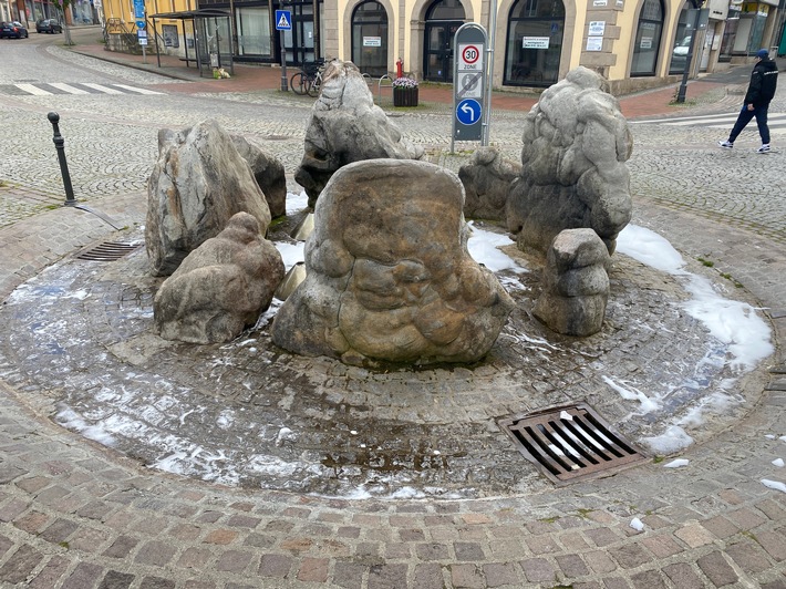 FW Helmstedt: Ungewollte Schaumparty am Marktplatz