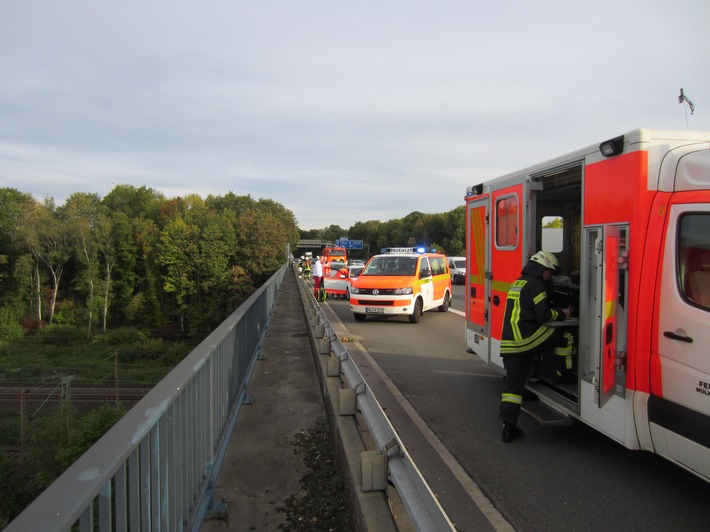 FW-MH: A40: Verkehrsunfall mit 2 verletzten Personen