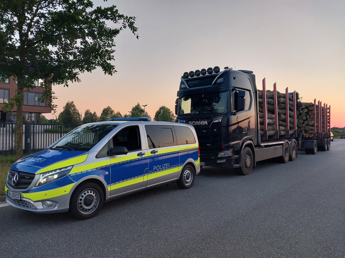 POL-NMS: 240627-1-pdnms Rekordverdächtig überladener Sattelzug auf der A 7 Höhe Neumünster