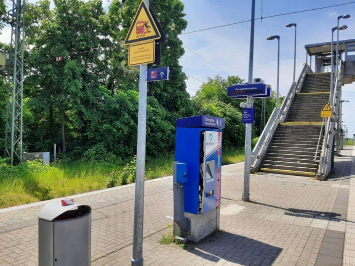 BPOL NRW: Fahrkartenautomaten aufgebrochen - Bundespolizei ermittelt und sucht Zeugen