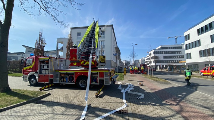 FW-DO: Wohnungsbrand in einem Mehrfamilienhaus