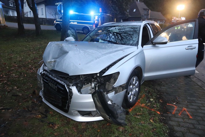 POL-GM: 251119-1050: Von der Fahrbahn abgekommen und gegen Baum geprallt