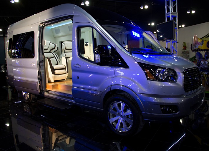 Ford Transit Skyliner Concept - ein Luxus-Reise-Van feiert sein Debüt auf der New York International Auto Show (FOTO)